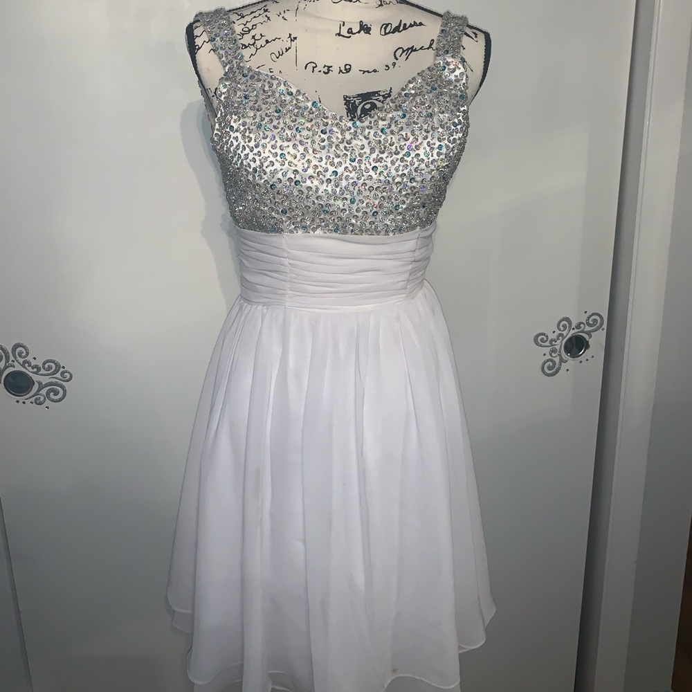 Pretty Sparkly White Classy short dress